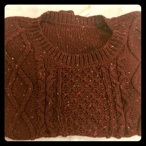 ⭐ Burgundy cable knit sweater size small